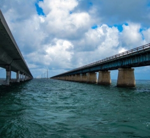 overseas-highway-in-the-florida-keys-1625228